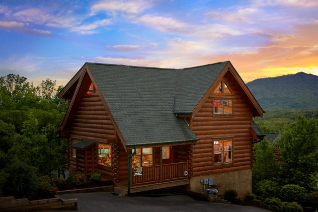 Gatlinburg Log Cabin House